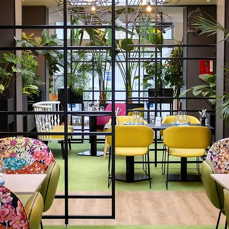 Hotel Novotel Evry 4*