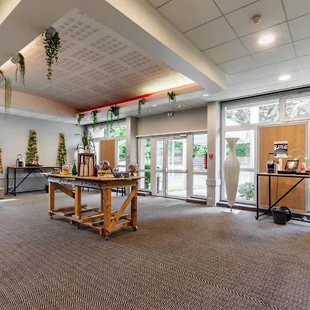 Novotel Evry Otel Courcouronnes