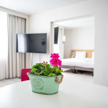Hotel Novotel Evry 4*