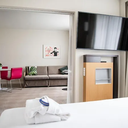 Novotel Evry 4*