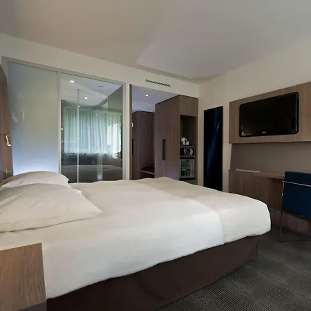Novotel Evry 4*