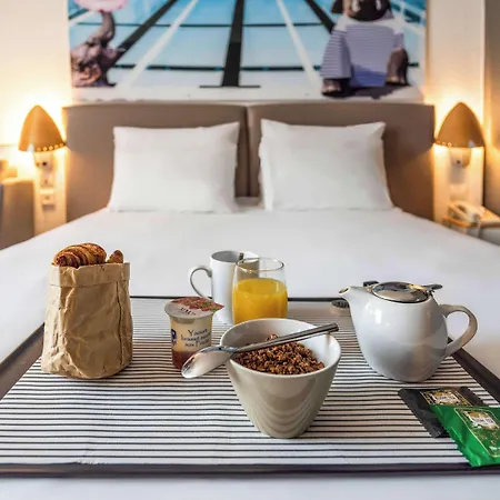 Hotel Novotel Evry 4*