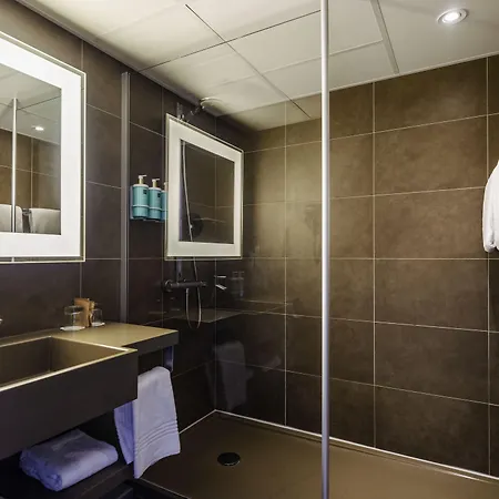 Novotel Evry 4*