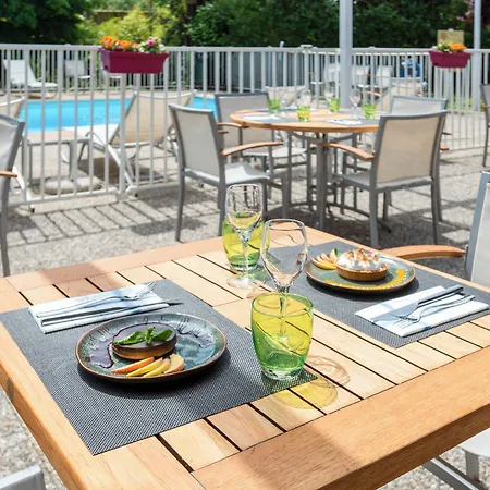 Otel Novotel Evry 4*