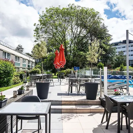 Otel Novotel Evry 4*