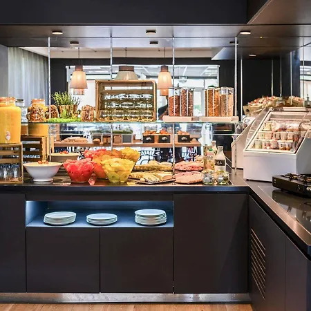 Otel Novotel Evry Courcouronnes